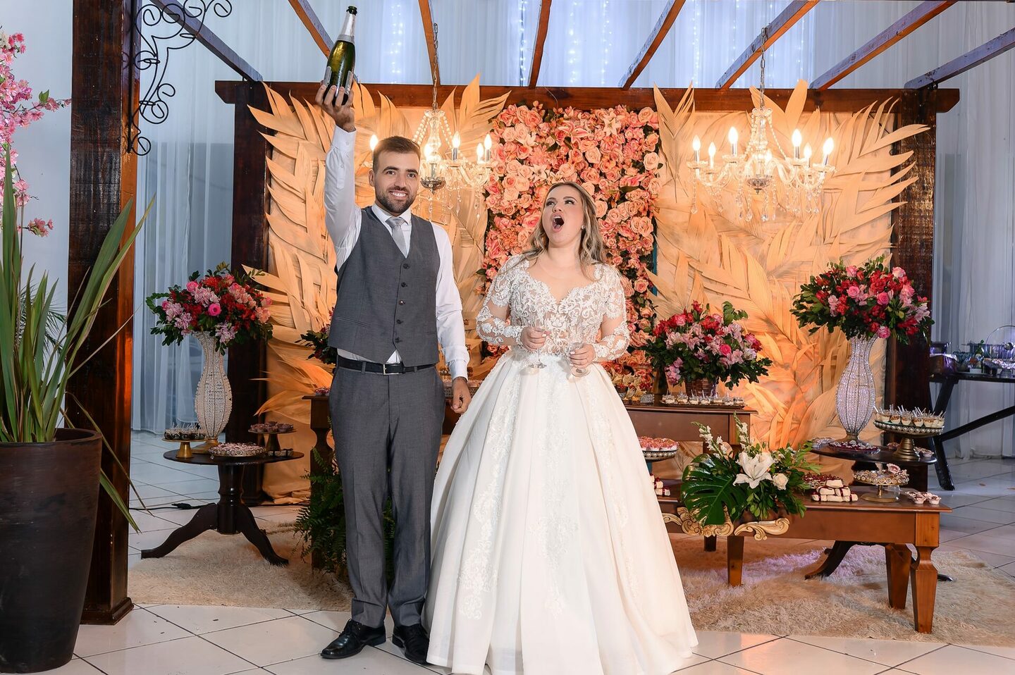 Casamento na Igreja Nossa Senhora do Livramento e Recepção na Sapekinha em Guaíba/RS Casamento na Igreja Nossa Senhora do Livramento e Recepção na Sapekinha em Guaíba/RS