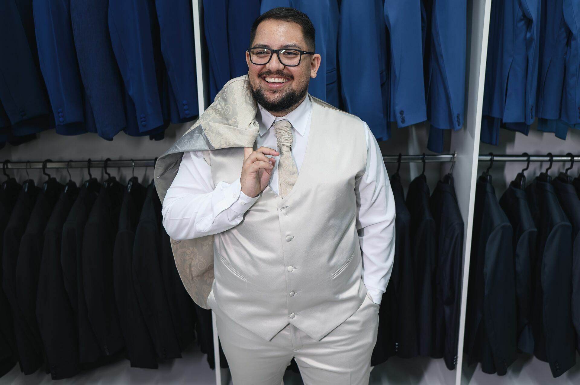 Foto Por Que Ter Fotografias da Prova do Traje do Noivo? Foto Por Que Ter Fotografias da Prova do Traje do Noivo? - Imagem 0
